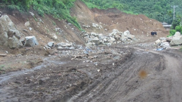 Tuyến quốc lộ 15C đoạn qua xã Nhi Sơn, huyện Mường Lát (Thanh Hóa) thường xuyên bị sạt lở do mưa lũ- Ảnh: Hoàng Lam